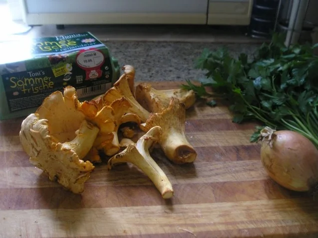 geröstete Eierschwammerl mit Ei - Rezept - Bild Nr. 2