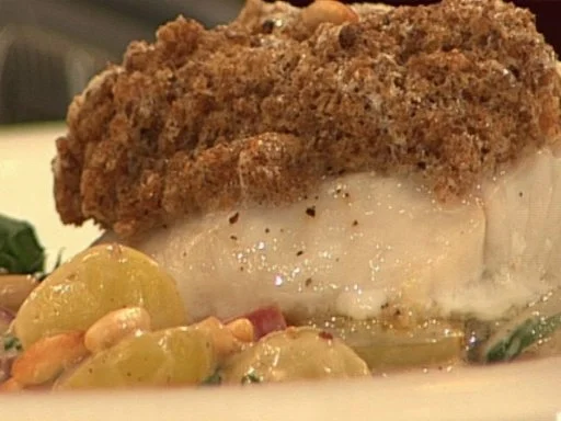 Rezept: Zanderfilet mit Schwarzbrot und Trauben-Zwiebelgemüse (Petra Nadolny) Zanderfilet mit Schwarzbrot und Trauben-Zwiebelgemüse (Petra Nadolny) - Rezept