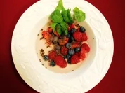 Erdbeeren mit Schokosplittern in Saracco (John Friedmann) - Rezept