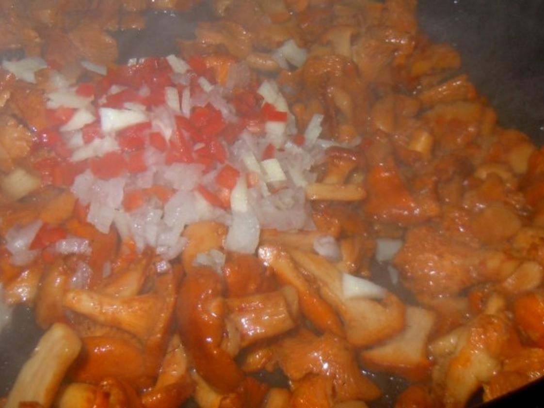 Spätzle mit pikanten Rahm Pfifferlingen - einfach - 283 kcal/100g