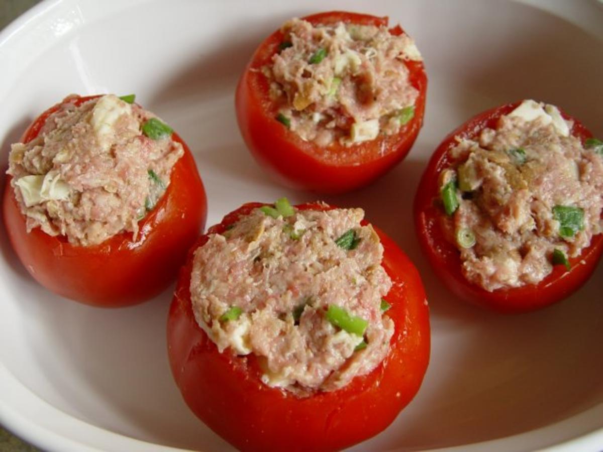 Gefüllte Fleischtomaten - Rezept mit Bild - kochbar.de