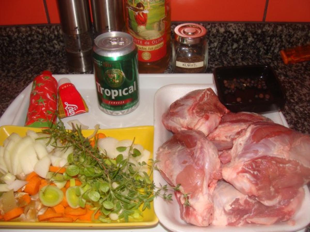 Fleisch : - Ausgelöste Schweinebäckchen mit viel Soße - - Rezept - Bild Nr. 4