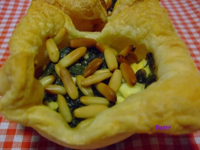 Spinat-Feta-Törtchen - Rezept