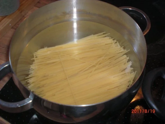 Rezept: Spaghetti mit Weißwen-Thunfischsauce Bild Nr. 3 Spaghetti mit Weißwen-Thunfischsauce - Rezept - Bild Nr. 3