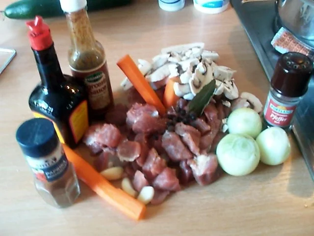 Rezept: Gulasch nach Hausfrauenart mit Böhmischen Knödel Bild Nr. 2 Gulasch nach Hausfrauenart mit Böhmischen Knödel - Rezept - Bild Nr. 2