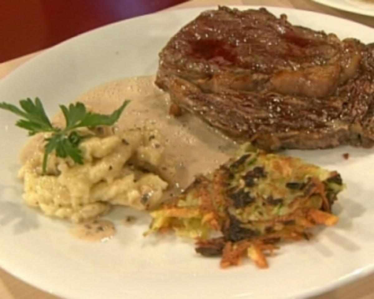 Bilder für Ribeye mit Spätzle an flambierter Pfeffersoße a la Henssler - Rezept