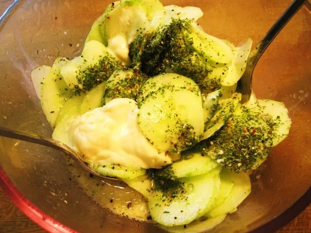 Rezept: Gurkensalat mit Salatkräutern Bild Nr. 4 Gurkensalat mit Salatkräutern - Rezept - Bild Nr. 4