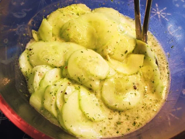 Rezept: Gurkensalat mit Salatkräutern Bild Nr. 6 Gurkensalat mit Salatkräutern - Rezept - Bild Nr. 6