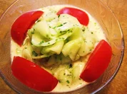 Gurkensalat mit Salatkräutern - Rezept