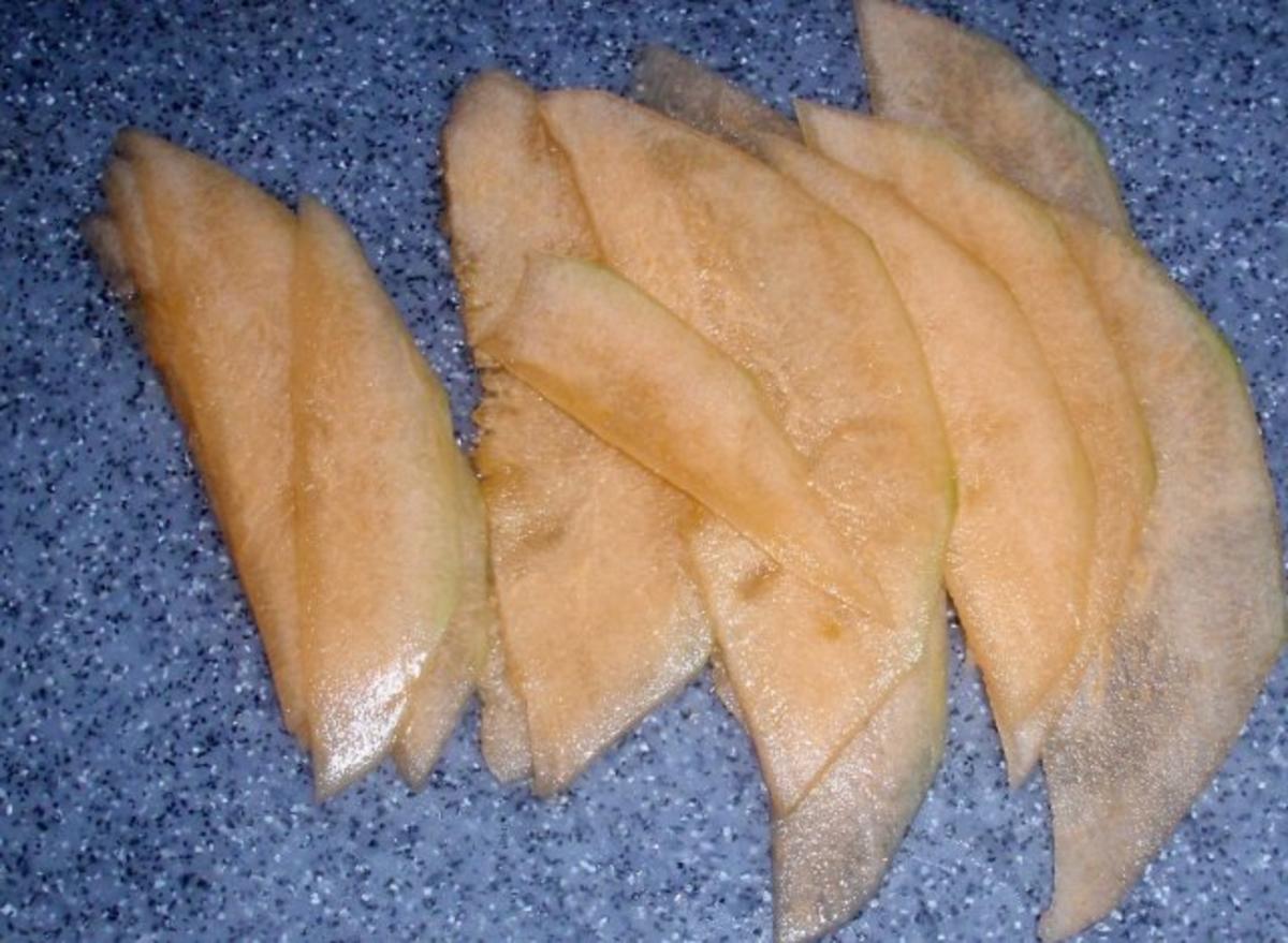Feurige Tiefseegarnelen auf Brötchen mit Mozzarella überbacken - Rezept - Bild Nr. 5