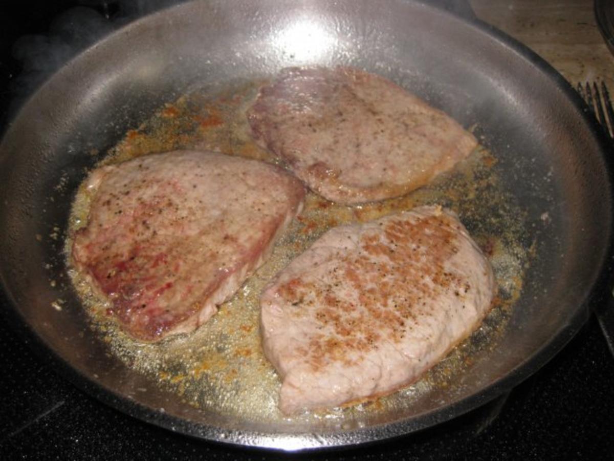 Rinderschnitzel mit Eierschwammerlsauce (Pfifferlingsauce) - Rezept - Bild Nr. 4