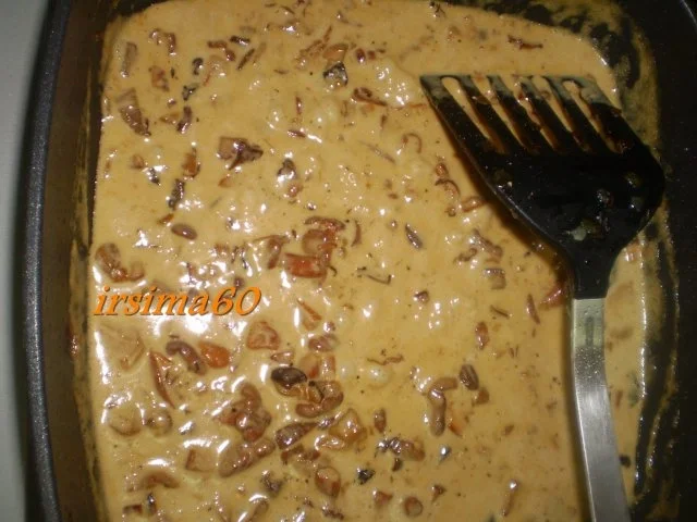 Rezept: Gemischte Pilzpfanne in einer Wein - Sahne - Soße an Steinpilz Spätzle Bild Nr. 10 Gemischte Pilzpfanne in einer Wein - Sahne - Soße an Steinpilz Spätzle - Rezept - Bild Nr. 10