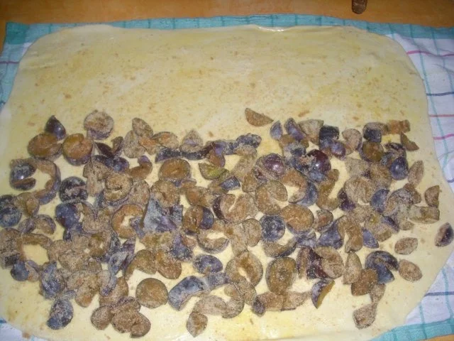 Rezept: Pflaumen-Strudel Bild Nr. 6 Pflaumen-Strudel - Rezept - Bild Nr. 6