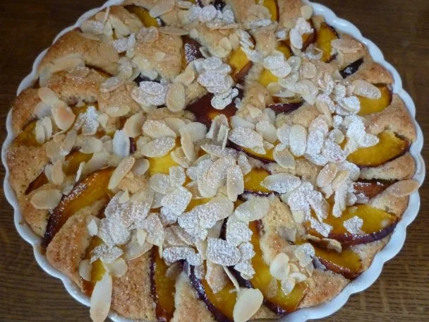 Rezept: Nektarinenkuchen mit Mandeln Nektarinenkuchen mit Mandeln - Rezept