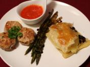Orientalische Frikadellen mit grünen Spargel, Spicy Mojo und Kartoffel-Rosinen-Püree - Rezept