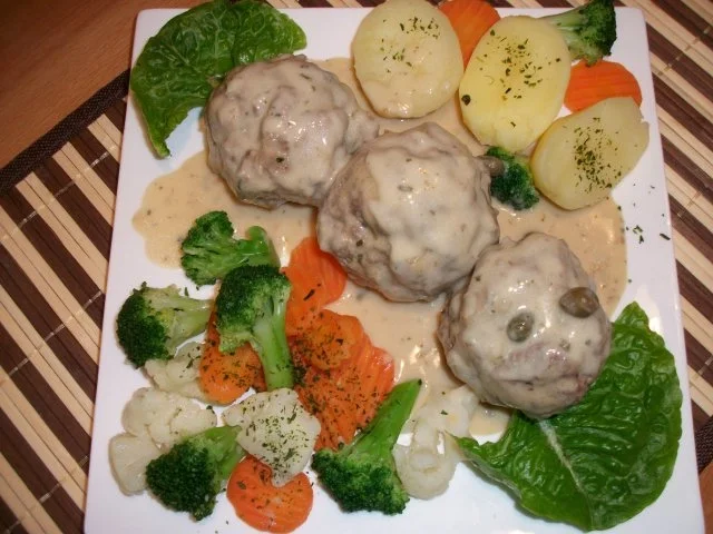 Königsberger Klopse in weißer Kapernsoße mit Kaisergemüse und Salzkartoffeln... - Rezept - Bild Nr. 8