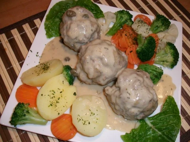 Königsberger Klopse in weißer Kapernsoße mit Kaisergemüse und Salzkartoffeln... - Rezept - Bild Nr. 9