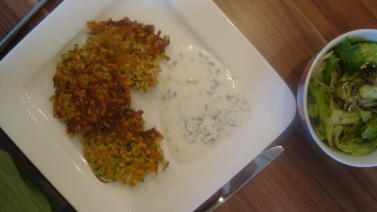 Bilder für Knusprige Gemüse-Zartweizen-Rösti mit Joghurt-Dip - Rezept