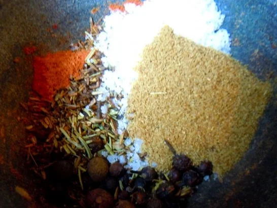 Würzige Hähnchenbrust auf Tomaten-Joghurt-Sauce mit Basmati-Reis - Rezept - Bild Nr. 3