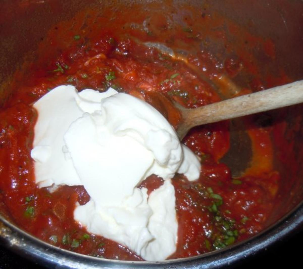 Würzige Hähnchenbrust auf Tomaten-Joghurt-Sauce mit Basmati-Reis - Rezept - Bild Nr. 8