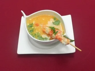 Maissüppchen mit Koriander und Hühnchen- oder Garnelenspießchen - Rezept - Bild Nr. 9