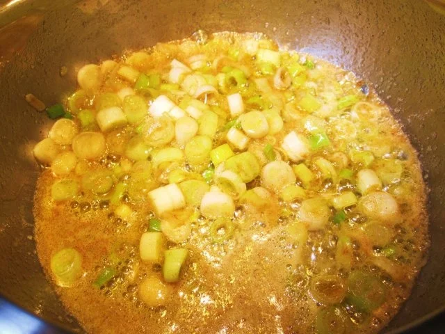 Rezept: Spätzle mit Lauchzwiebeln ... Bild Nr. 4 Spätzle mit Lauchzwiebeln ... - Rezept - Bild Nr. 4