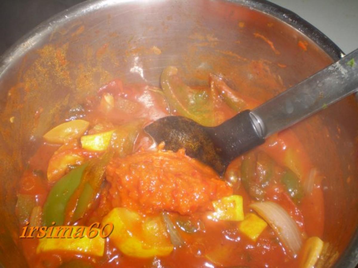 Nudeln mit scharfer Gemüsesoße - einfach - 25 kcal/100g