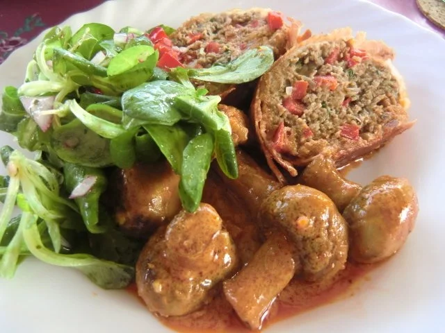 Rezept: Hackbraten mit Paprika im Speckmantel Hackbraten mit Paprika im Speckmantel - Rezept