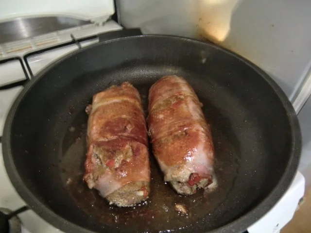 Rezept: Hackbraten mit Paprika im Speckmantel Bild Nr. 5 Hackbraten mit Paprika im Speckmantel - Rezept - Bild Nr. 5