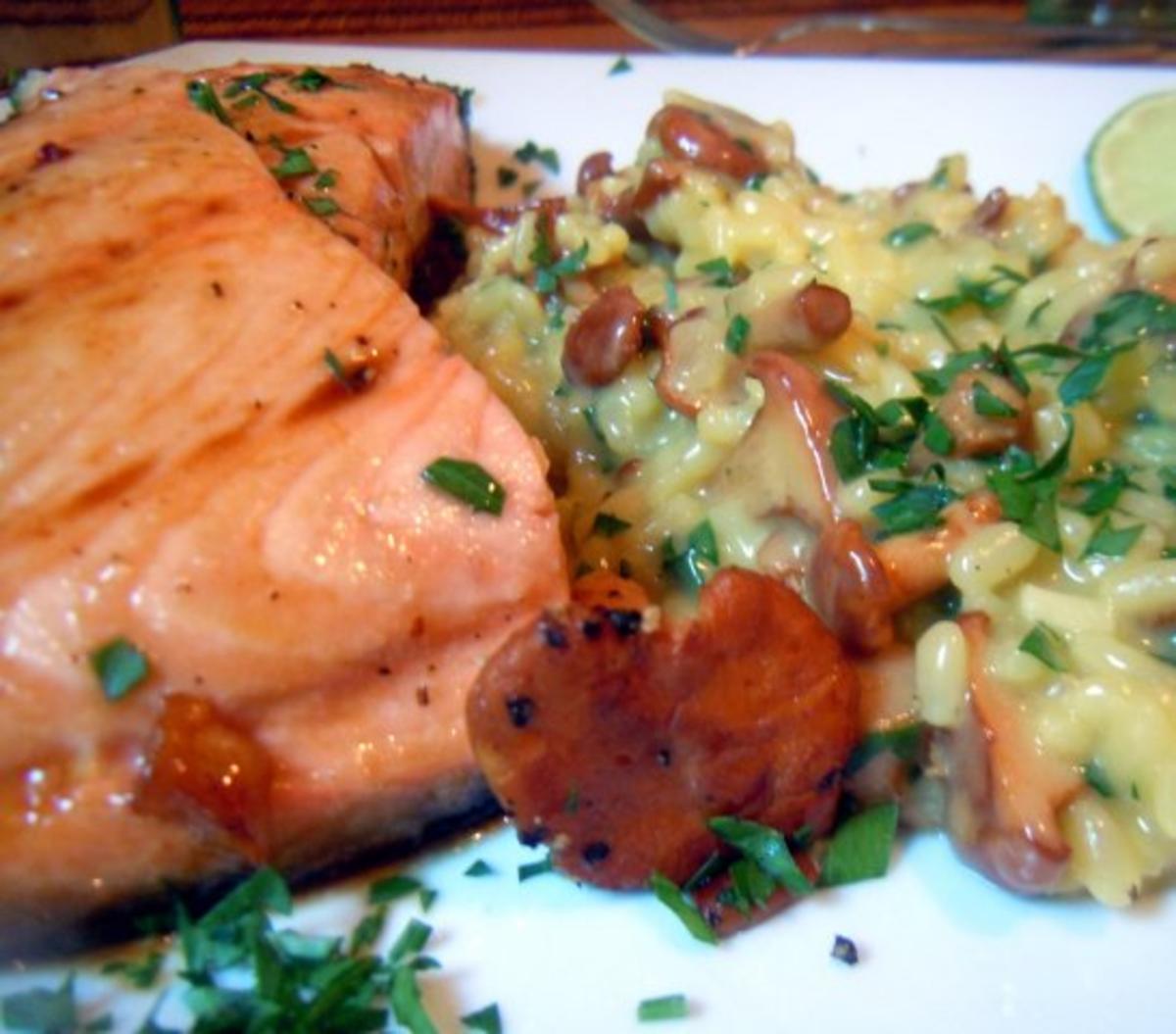 Glasierter Lachs mit Pfifferlingsrisotto - Rezept - kochbar.de