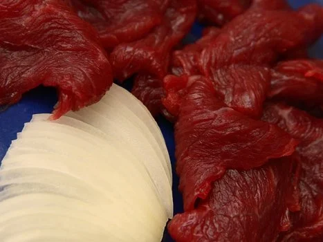 Rindertatar - frisch zubereitet - Rezept - Bild Nr. 3