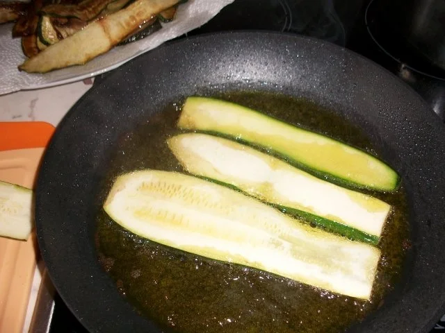 Rezept: Auberginen-Zucchini Röllchen mit Räucherfisch-Gemüse Füllung Bild Nr. 6 Auberginen-Zucchini Röllchen mit Räucherfisch-Gemüse Füllung - Rezept - Bild Nr. 6