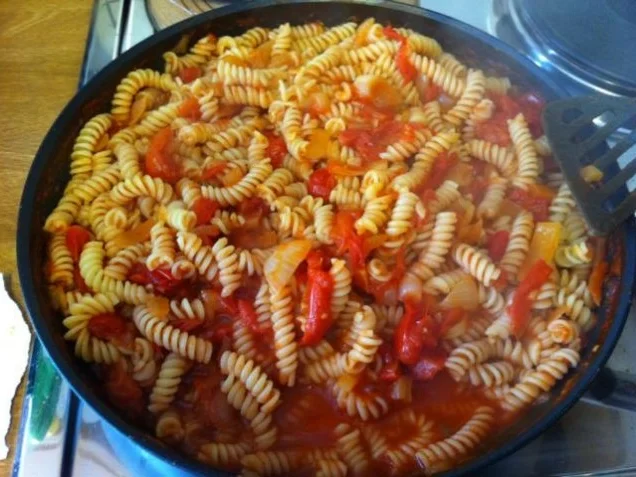 Reste Soße über Nudeln - Rezept - Bild Nr. 6