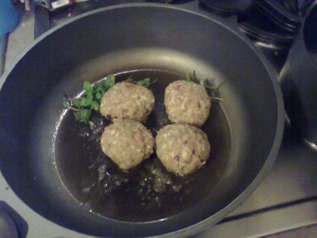 Rezept: Frikadellen mit Käsekern Bild Nr. 3 Frikadellen mit Käsekern - Rezept - Bild Nr. 3