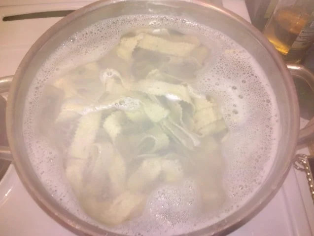 Fleisch: Sambal Oelek-Steaks mit Wildsauce und Steinpilznudeln - Rezept - Bild Nr. 5