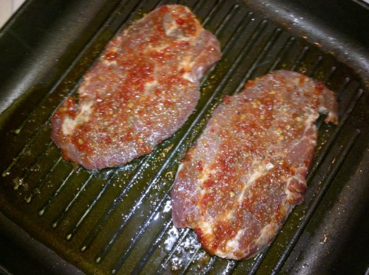 Fleisch: Sambal Oelek-Steaks mit Wildsauce und Steinpilznudeln - Rezept - Bild Nr. 6