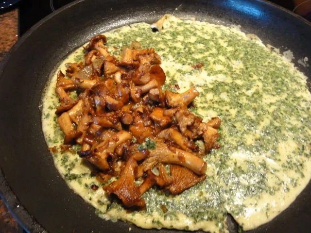 Eier:   KRÄUTER - OMELETT mit Pfifferlingfüllung - Rezept - Bild Nr. 9