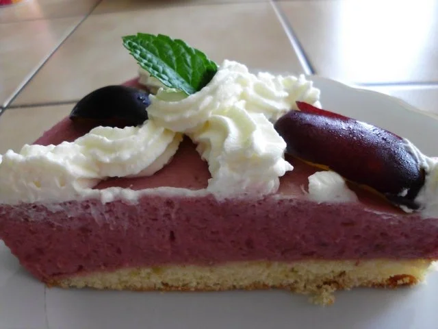 Pflaumensahnetorte mit Rotwein - Rezept - Bild Nr. 2