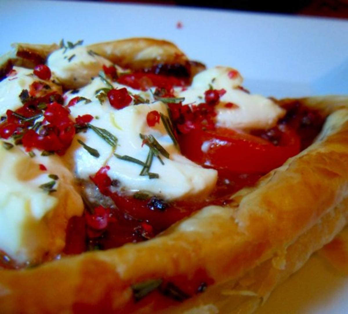 Bilder für Blätterteig-Tarte mit Tomaten und Ziegenkäse - Rezept