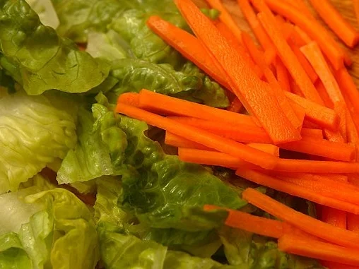 Rezept: Grillsalat - fruchtig, leicht und sommerlich Bild Nr. 3 Grillsalat - fruchtig, leicht und sommerlich - Rezept - Bild Nr. 3