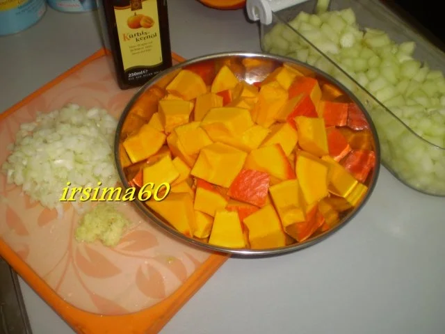 Rezept: Kürbis - Melonencreme - Suppe Bild Nr. 4 Kürbis - Melonencreme - Suppe - Rezept - Bild Nr. 4