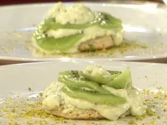 Rezept: Pistazienbiskuit mit Kiwicreme a la Kim Pistazienbiskuit mit Kiwicreme a la Kim - Rezept
