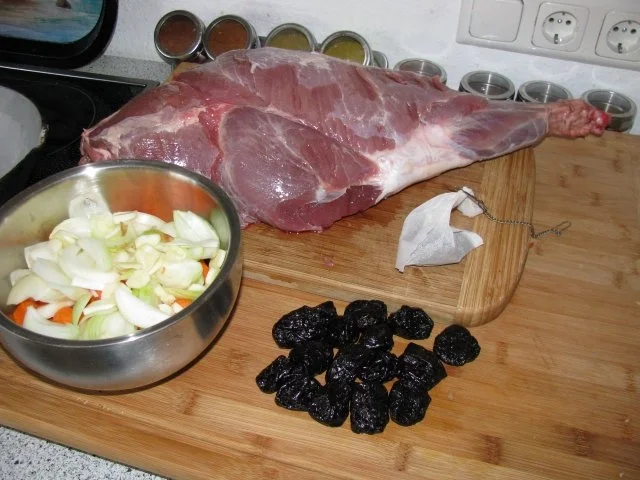 Rezept: Wild: Wildschweinkeule nach Niedertemperaturmethode Bild Nr. 2 Wild: Wildschweinkeule nach Niedertemperaturmethode - Rezept - Bild Nr. 2