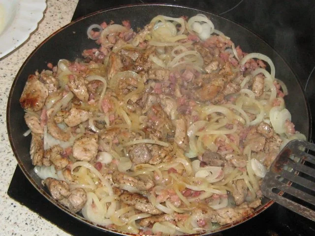 Rezept: Specknudeln an Tomaten-Rauke-Salat Bild Nr. 7 Specknudeln an Tomaten-Rauke-Salat - Rezept - Bild Nr. 7