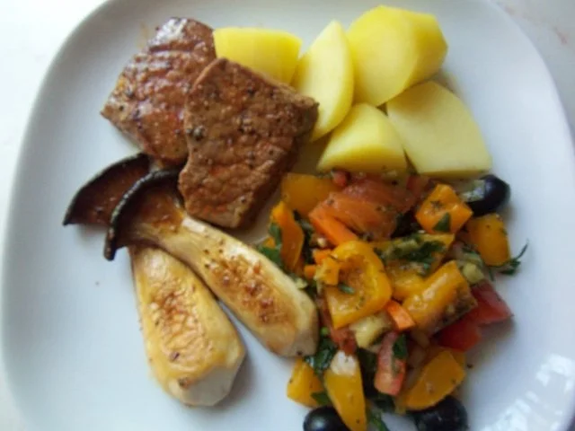 Kalbssteaks mit mediterranem Gemüse - Rezept