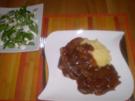 Deftige Zwiebel Soße mit Bratwurst - Rezept