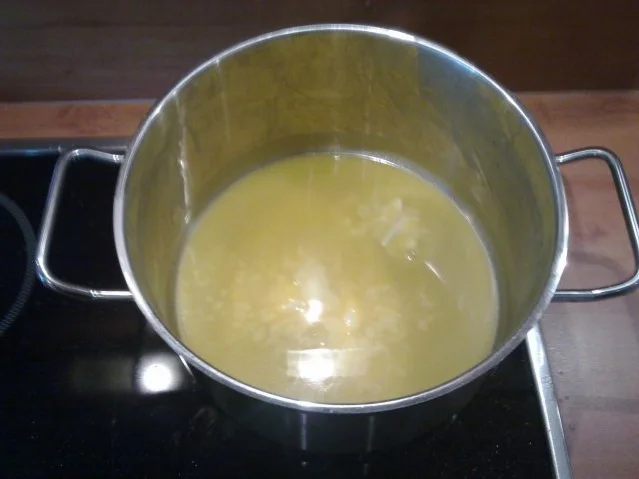 Reste-Ragout in Rotweinsauce auf Persischem Knusperreis - Rezept - Bild Nr. 4