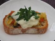 Bruschetta "Caprese" mit Rucola - Rezept