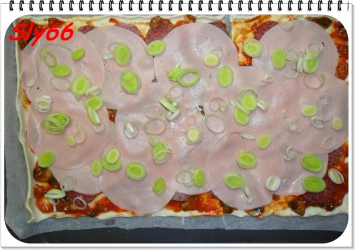 Pizza:Blätterteig-Pizza mit Tomaten-Speck-Champignonsoße - Rezept - Bild Nr. 6