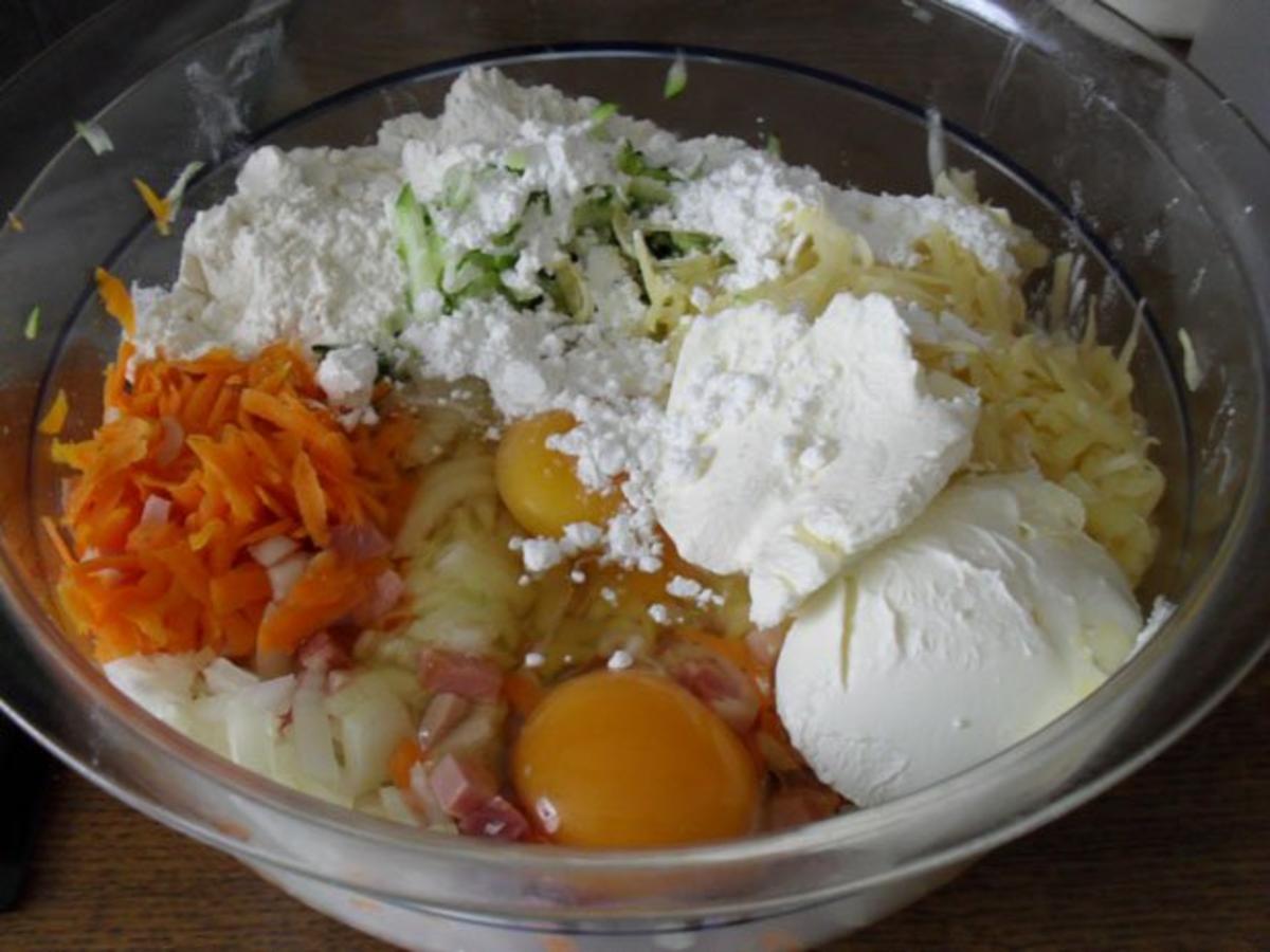 Zucchini-Kartoffelkuchen mit Schinken etc. - Resteverwertung - Rezept - Bild Nr. 2